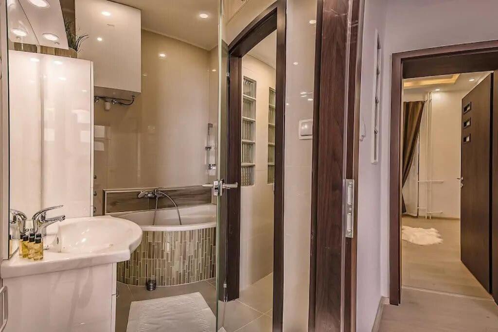 Szechenyi Renovated 2Br At Danube River Budapest Esterno foto